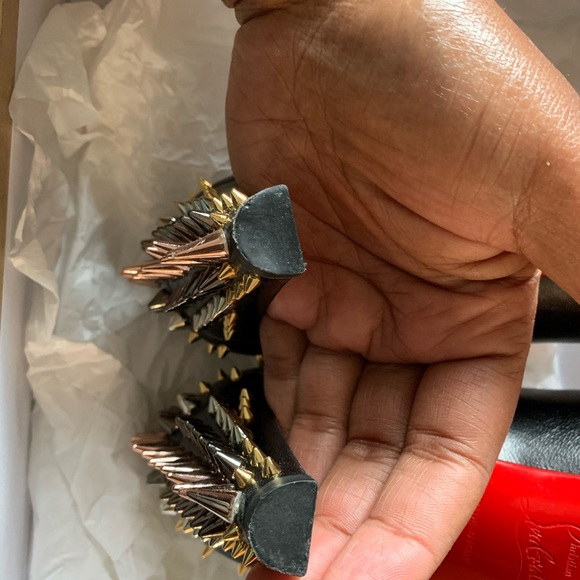 Christian Louboutin Blk Leather Spike Dinosa Pumps - Picture 8 of 8